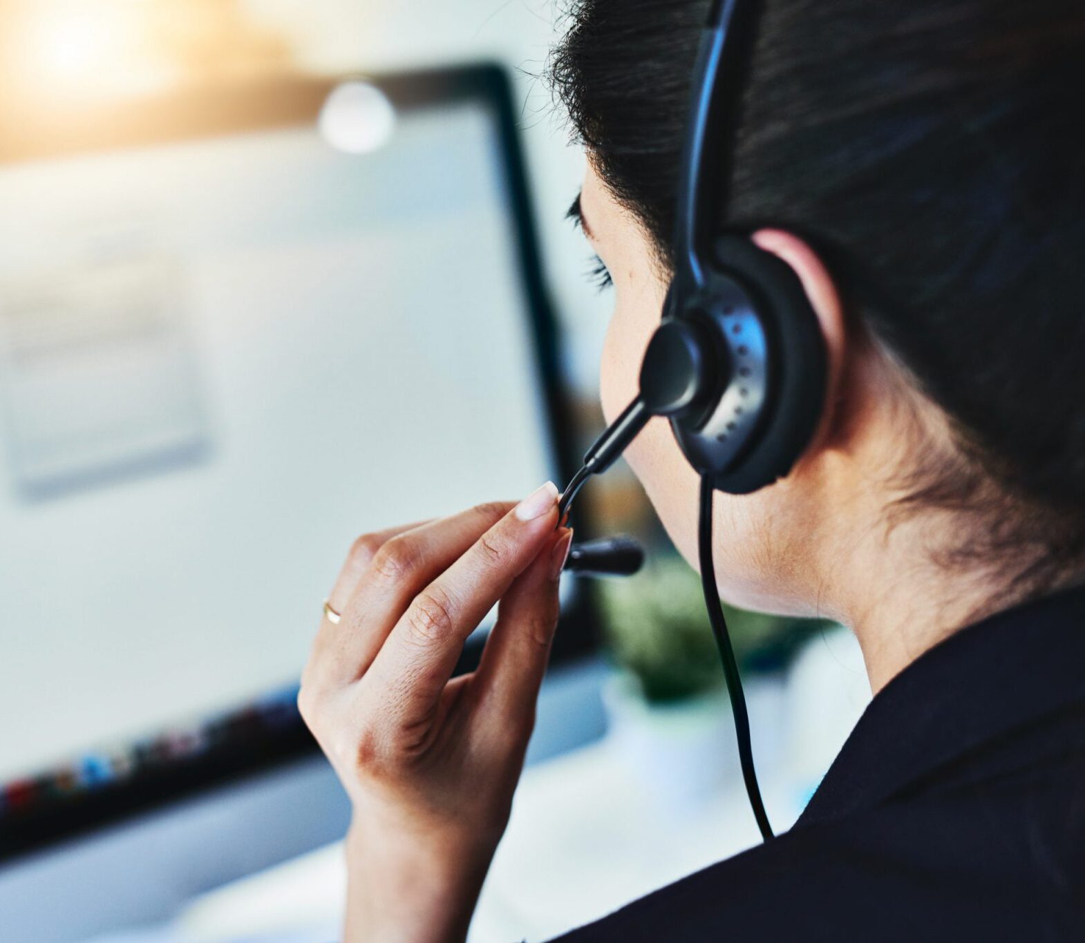 technical support call center 20191011 1 scaled 1 e1734941859516